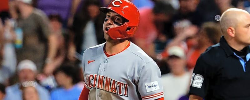 Reds' Potential Trade Chip Exits Sunday's Game With Injury