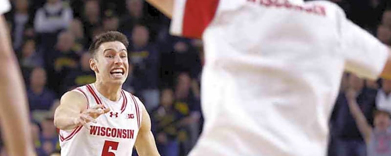 Wisconsin Badgers jump back up in NCAA Tournament bracketology after win at Michigan