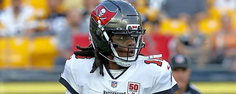 Buccaneers&#39; Teddy Bridgewater surprises high school team before Steelers game