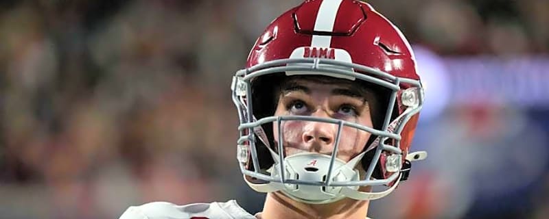 $2.3 million quarterback predicted to return to college football powerhouse