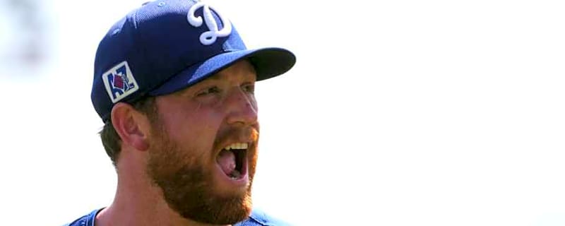 Recently-Cut Dodgers Pitcher Leaves MLB for Korea