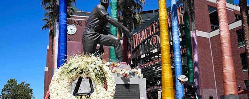 Willie Mays&#39; Son Looking to Block the Sale of Some of the Legends&#39; Personal Items