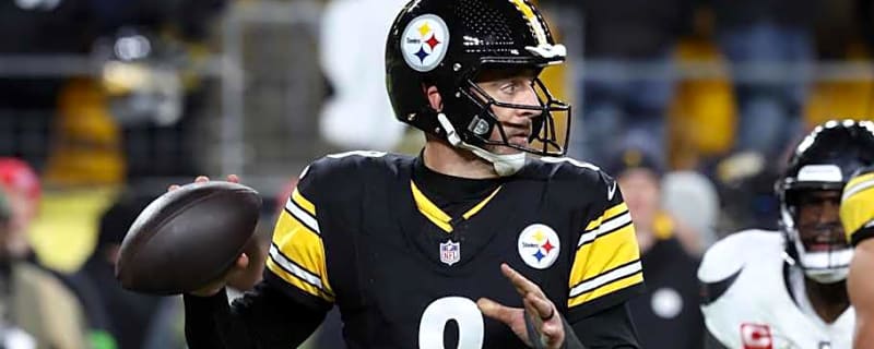 A.J. Hawk Shares Aaron Rodgers Texts About Steelers