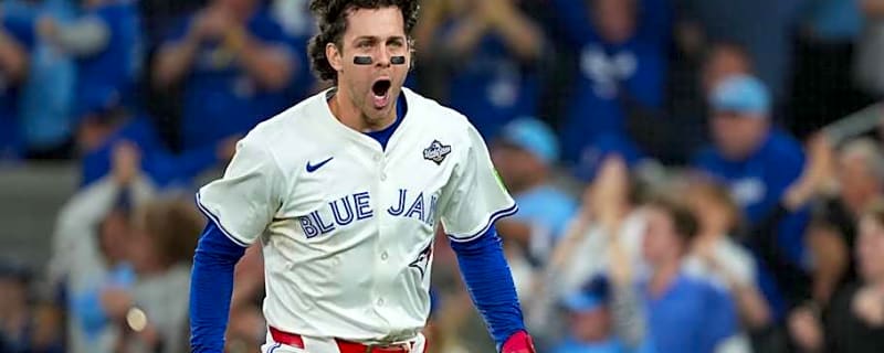 Blue Jays Ernie Clement, Joe Carter Call Each Other’s Shots at MLB Golf Event