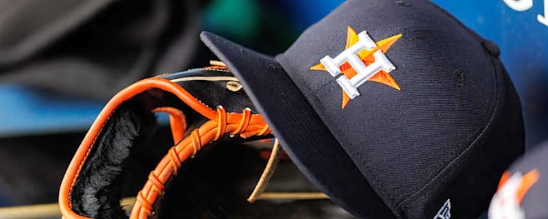 Red Sox Sign 6'6'' Righty After Electing Free Agency From Astros