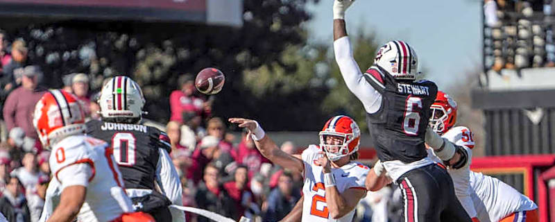Clemson Defense Takes Over, Forces Four Turnovers in Palmetto Bowl Win