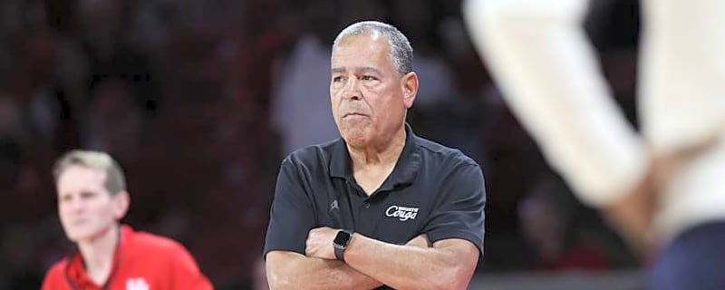 Houston Cougars Receive Huge Bench Contribution in Rout of New Orleans