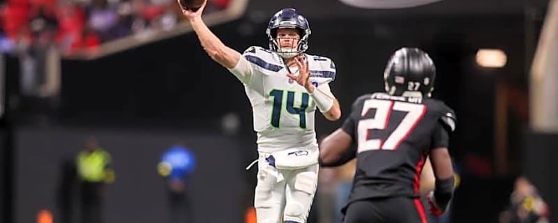 Seahawks&#39; embattled QB Sam Darnold breaks record held by Tom Brady and Peyton Manning