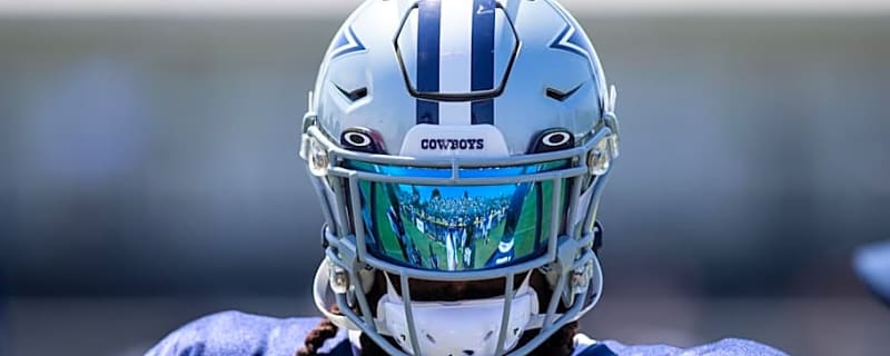 Cowboys starter comforted by teammates after suffering injury vs. Packers