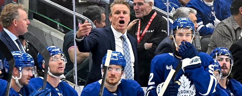 2 lineup changes the Maple Leafs need to make right now.