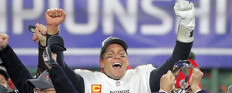 Should the Buccaneers honor Tom Brady with a statue next?