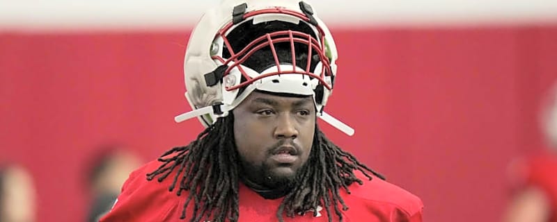 Wisconsin Badgers defensive tackle decides against transfer portal, will return for 2026
