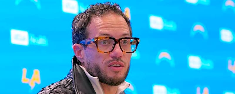 Chargers Might Wait for Big-Name Mike McDaniel Connection in NFL Free Agency