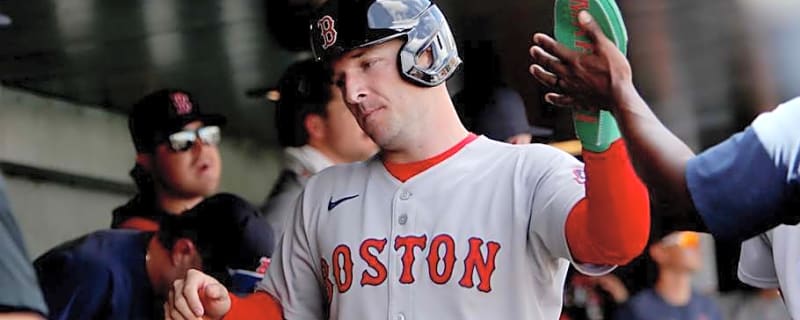 Red Sox Face ‘Sleeping Giant’ Threat In Alex Bregman Sweepstakes