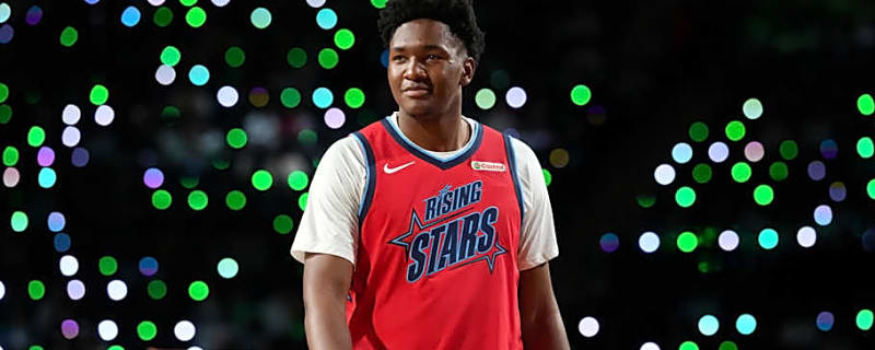 Pelicans' Rookie Derik Queen Gaining Respect of Teammates and Peers