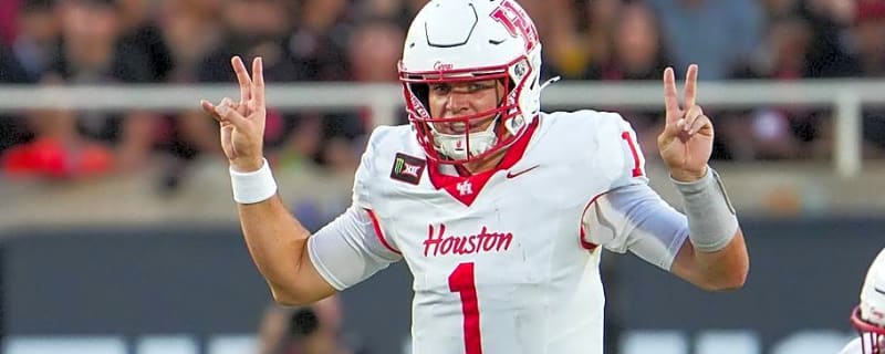 Houston QB Conner Weigman Earns Two Weekly Awards After Stellar Performance