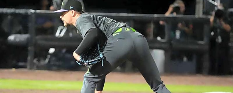 Twins trade with Rays for reliever while adding top prospects to 40-man roster