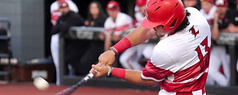 Davis, Louisville Smother Marshall to Sweep Midweek Set