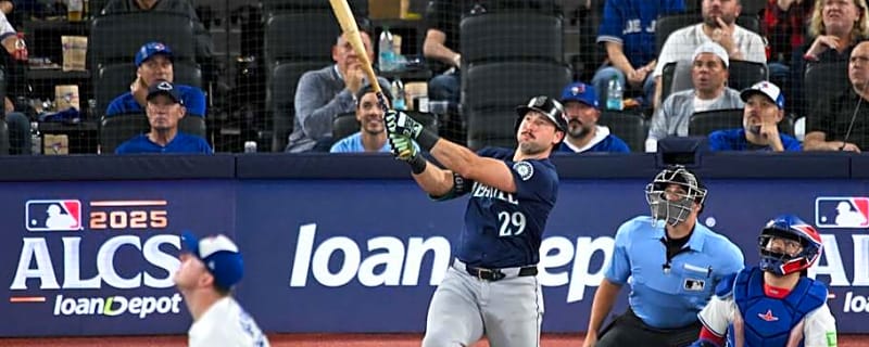 Odds maker forecasts Mariners' HR King Cal Raleigh will slip a few spots in 2026