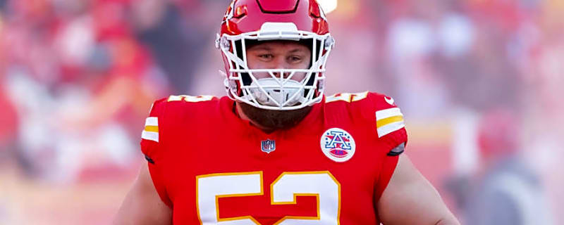 Chiefs' Creed Humphrey Loses Title of Highest-Paid Center