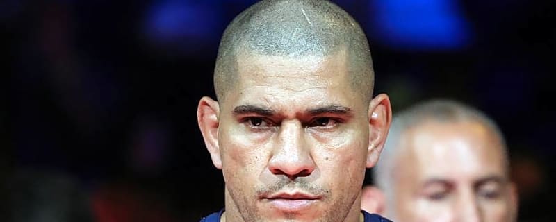 UFC Legend Helping to Prepare Alex Pereira for Heavyweight Fight at UFC 335