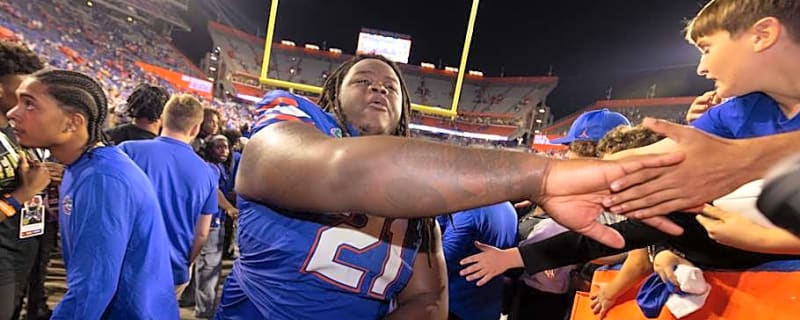 Former Gators&#39; DL Desmond Watson Out-Jumps College Basketball Star