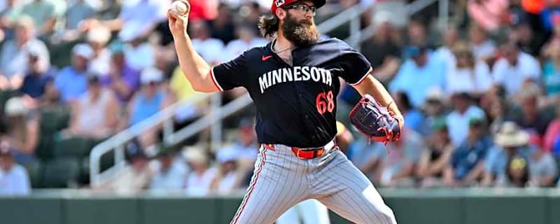 Twins&#39; Minor Leaguer Gets Huge Surprise as He Catches the Ceremonial First Pitch