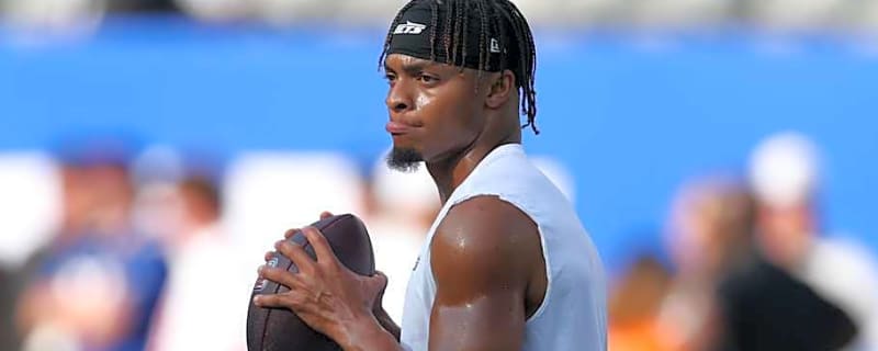 Insider Raises Concern With Jets QB Justin Fields