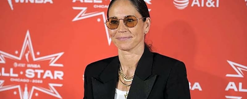 Hall of Famer Becomes Third UConn Legend to Have Jersey Retired