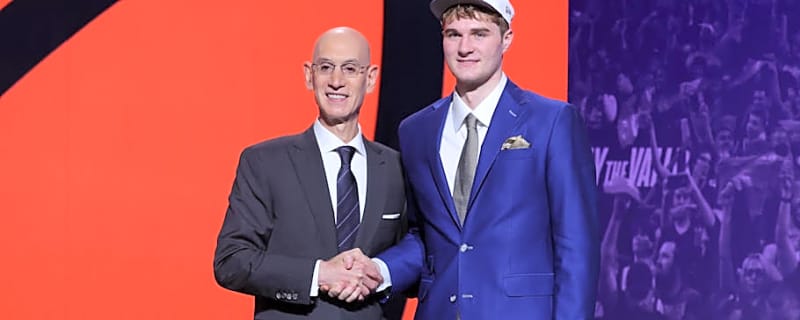 Can Liam McNeeley avoid becoming a career backup for Charlotte Hornets?