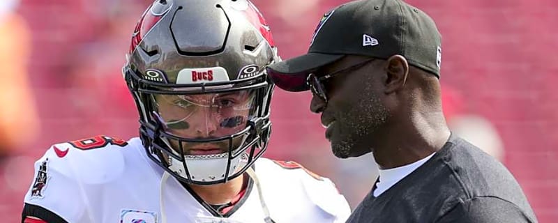 What are Buccaneers chances to make playoffs at midway point?