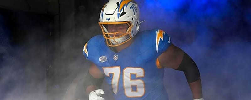 Footage of Chargers&#39; Joe Alt shutting down Chris Jones has social media buzzing