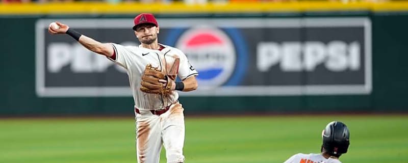 Former D-backs Utility Man Signs with Reds