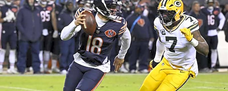 Who do the Chicago Bears play in the Divisional Round?