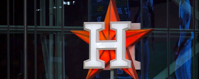 One Veteran Outfielder the Astros Should Sign Before Opening Day
