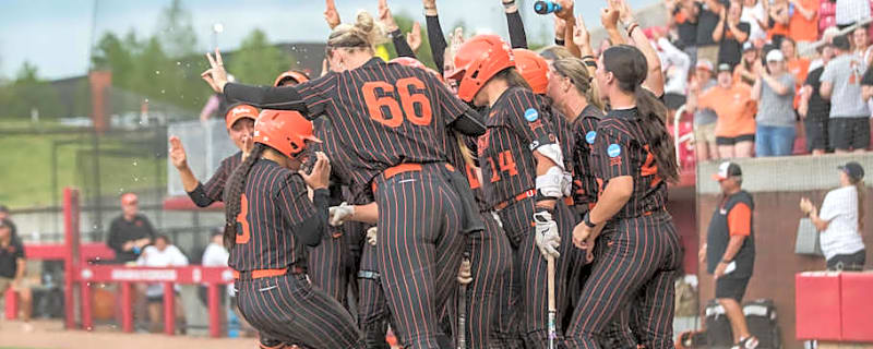 Four Cowgirls Freshmen Land on Softball America Watch List