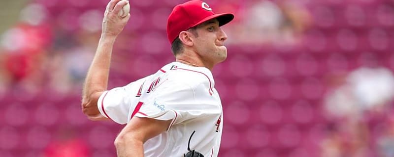 Cincinnati Reds Starter Nick Lodolo Exits Start vs. Cubs With Injury