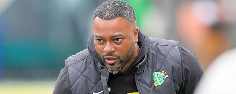 Everything Oregon Receivers Coach Ross Douglas Said After Saturday's Scrimmage