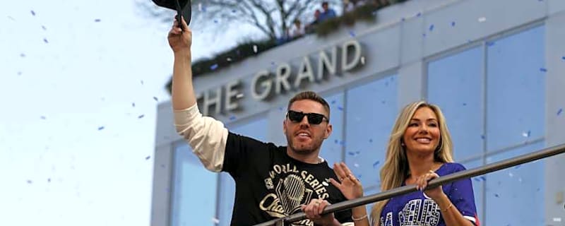 Freddie Freeman Celebrated While Introducing Country Music Artist at House of Blues