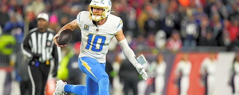 Mike McDaniel Can Help Chargers QB Justin Herbert Take Next Step