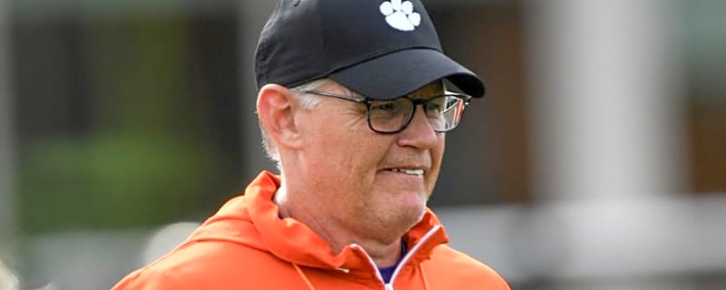 &#39;It&#39;s Just Contagious&#39;: New Clemson DC&#39;s Energy Feeding Defense in Fall Camp