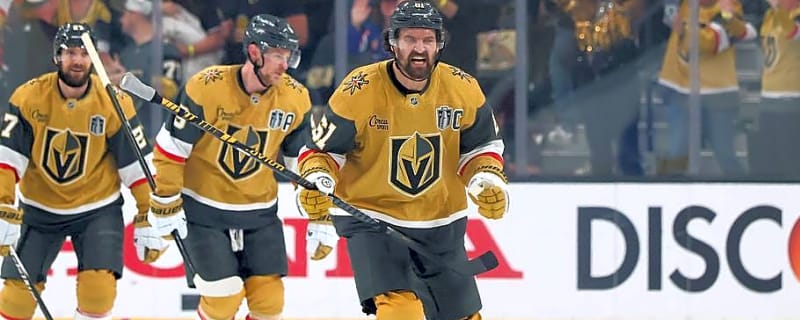 Mark Stone gives Vegas Golden Knights fans a passionate statement about his future