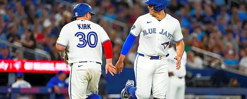 Alejandro Kirk Providing Blue Jays Much-Needed Offense With Veteran Struggling