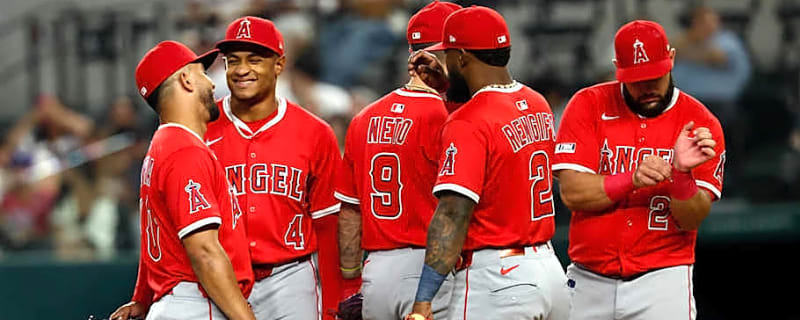 Angels Notes: Halos Sign Pitcher, Manager Calls Out Rookie, More