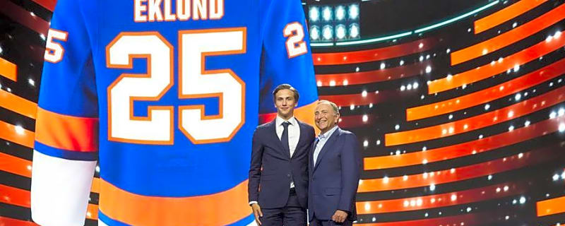 Victor Eklund Possesses Strong Friendship With Fellow NY Islanders Teammate