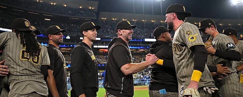 Padres Manager Has Strong Message About Beating Dodgers in LA