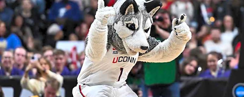 UConn Huskies, Dan Hurley Offer Intriguing 2026 Forward