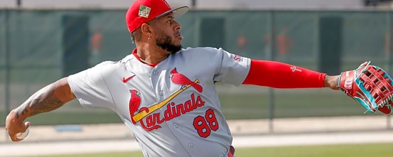 Cardinals Slugger Pushing for 1st MLB Roster Spot Since 2024