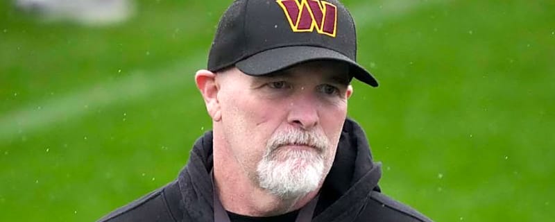 Commanders offensive starter carted back to locker room with scary knee injury