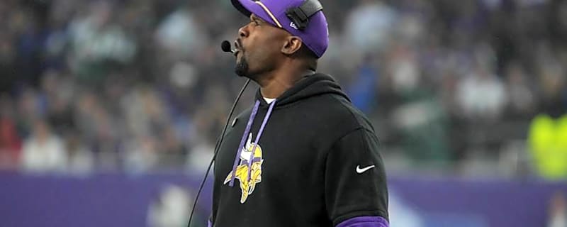 Vikings reportedly remain confident Flores will only leave for HC job